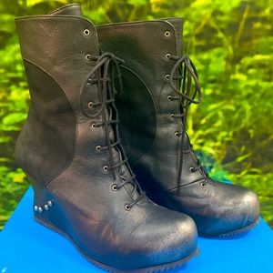 John Fluevog SAFIA (Conquer) lace-up wedge boot